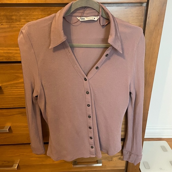 Button down shirt - Picture 1 of 3